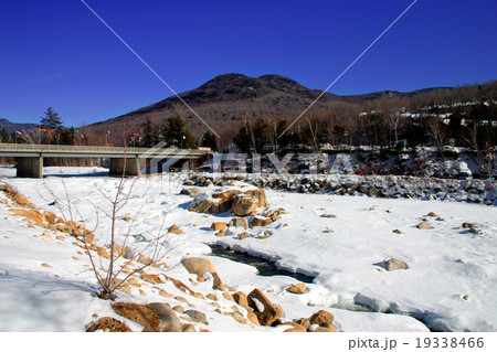 Winter scene in New England, USA.. Winter scene in New England, USA.. 19338466