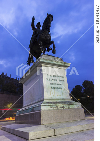 Statue in Geneva, Switzerland Statue in Geneva, Switzerland 19341427