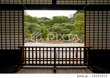 小堀遠州作「鶴亀の庭」を方丈内正面から超広角撮影、金地院、京都 19342624