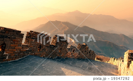 Great Wall morning 19347292