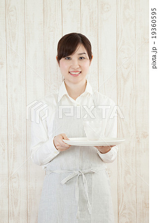 女性,　ウェイトレス,　飲食店,　カフェ,　レストラン 19360595