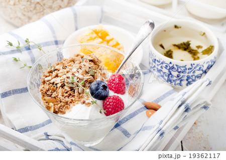 Healthy breakfast Granola with honey, yogurt 19362117