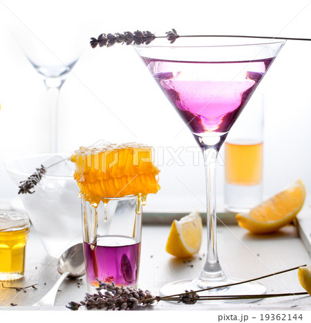 Martini, lavender, honey, lemon cocktail Vermouth Martini, lavender, honey, lemon cocktail Vermouth 19362144