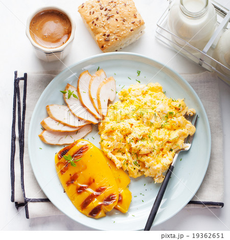 Scrambled eggs, omelet, pepper, smocked chicken Scrambled eggs, omelet, pepper, smocked chicken 19362651