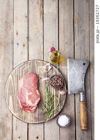Raw fresh meat Steak with salt and pepper Raw fresh meat Steak with salt and pepper 19362727