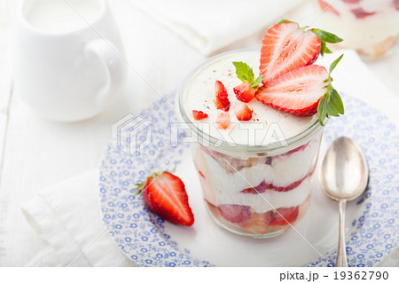Strawberry tiramisu, trifle, custard dessert 19362790