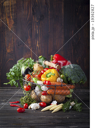Vegetables variety in a wire basket 19362827