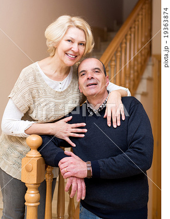 Comfortable life of elderly couple 19363874