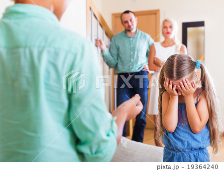 Quarrel between kids 19364240