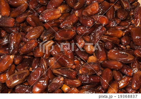 Tunisian Dates 19368837