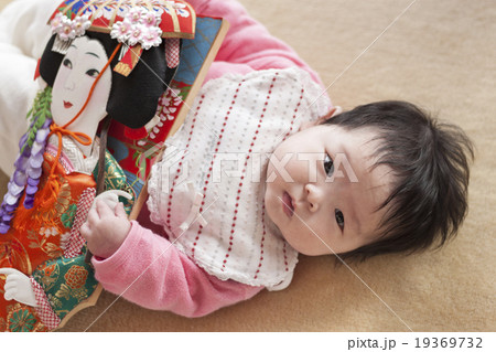 羽子板と赤ちゃん 19369732