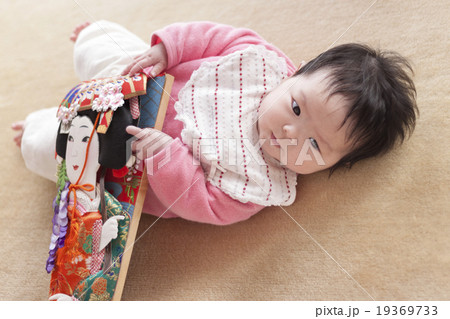 羽子板と赤ちゃん 羽子板と赤ちゃん 19369733