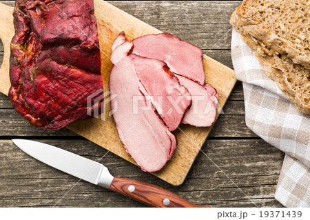 sliced smoked pork meat 19371439