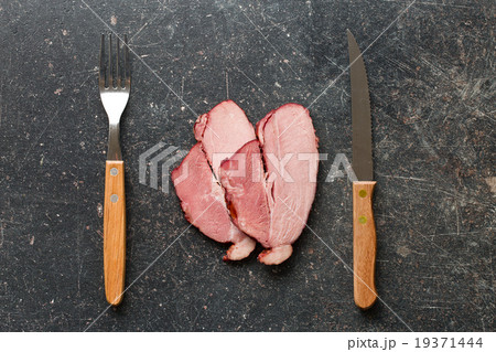 sliced smoked pork meat 19371444