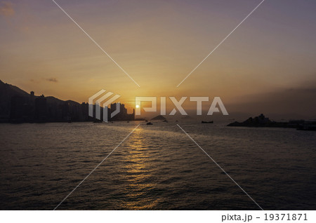 香港ビクトリアハーバーの夕景 香港ビクトリアハーバーの夕景 19371871