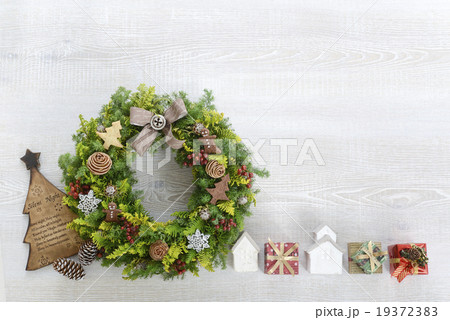 クリスマスリース　クリスマスイメージ 19372383