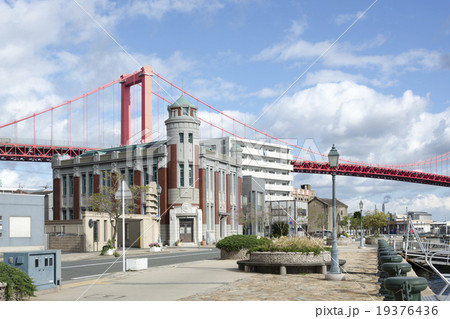 若戸大橋と旧古河鉱業若松ビル 若戸大橋と旧古河鉱業若松ビル 19376436
