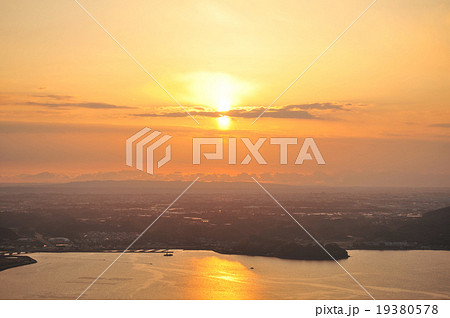 黄金色に輝く朝 19380578