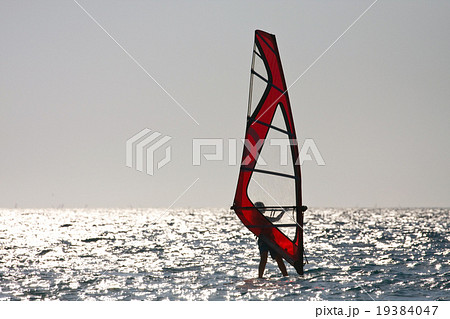 Windsurfing 19384047