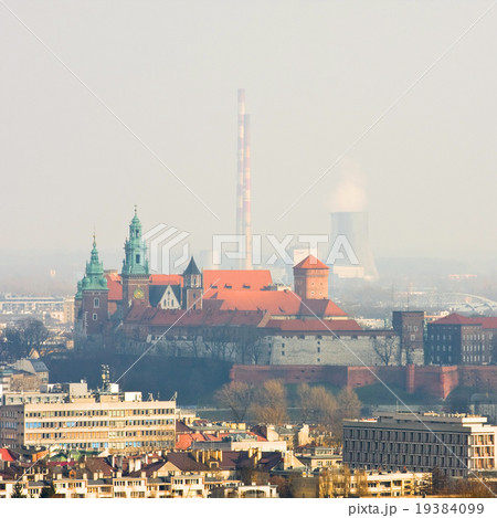 Cracow panorama with Wawel castle 19384099