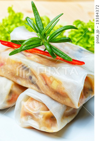 spring rolls spring rolls 19384372
