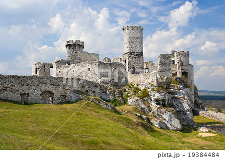 Ogrodzieniec Castle, Poland. Ogrodzieniec Castle, Poland. 19384484