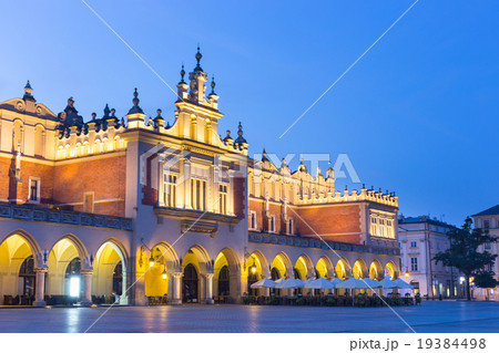 Market Square at night, Poland, Krakow. 19384498