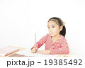 勉強する女の子　小学生　勉強　　 19385492