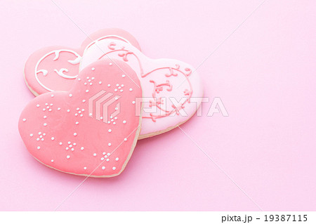 ハート型アイシングクッキー: Heart-shaped icing cookies 19387115