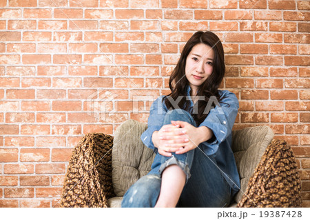20代の女性 20代の女性 19387428