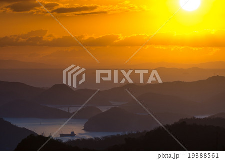 日生諸島からの日の出の風景 日生諸島からの日の出の風景 19388561