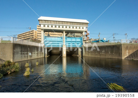 北多摩二号水再生センター排水樋門の写真素材