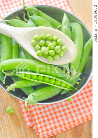green peas 19396632