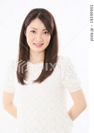 ミドル　女性　汎用イメージ　 19396902