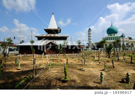 Tinggi Mosque or Banjar Mosque  19396917