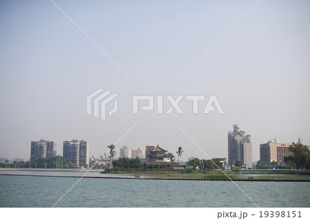 台湾の高雄旅行／澄清湖でのひと時（PM2.5の影響でよどんだ空） 19398151