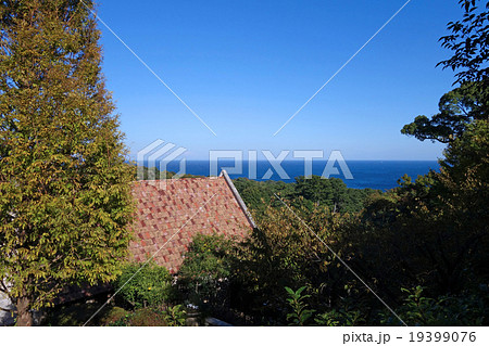 伊豆高原ステンドグラス美術館テラスから望む相模灘 19399076