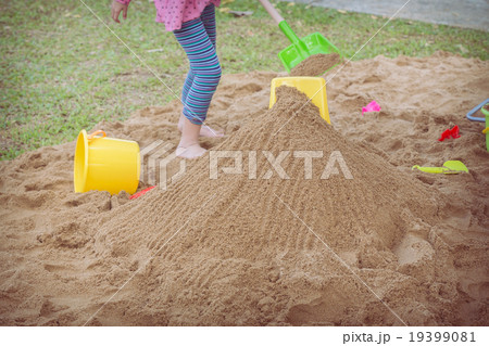 kid's toys for playing sand bucket and shovel 19399081