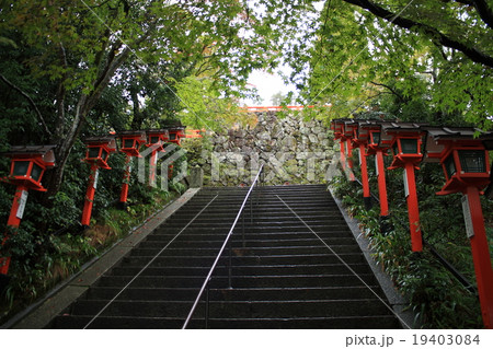 少し紅葉の鞍馬寺にて 19403084