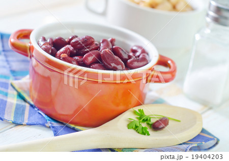 red and white bean 19404203