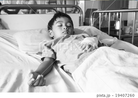 Hand of The Patient on the bed 19407260