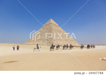 エジプトギザのピラミッド 19407788