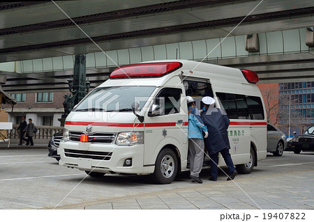 事故現場の救急車 日本橋 19407822