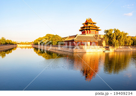 Corner tower of Imperial Palace in the sunset 19409234