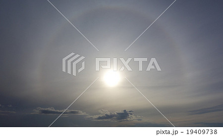太陽 日暈 太陽 日暈 19409738
