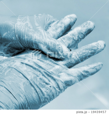 washing hands 19439457