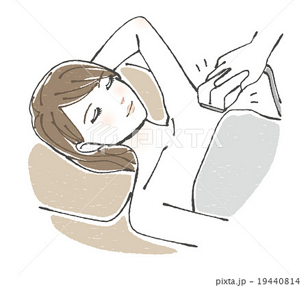 サロンで脇の脱毛をする女性イラストのイラスト素材