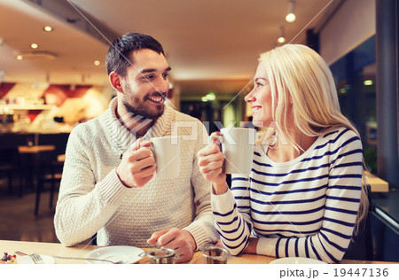 happy couple meeting and drinking tea or coffee 19447136