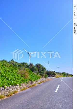 宮古島 西平安名崎の風力発電 宮古島 西平安名崎の風力発電 19449648