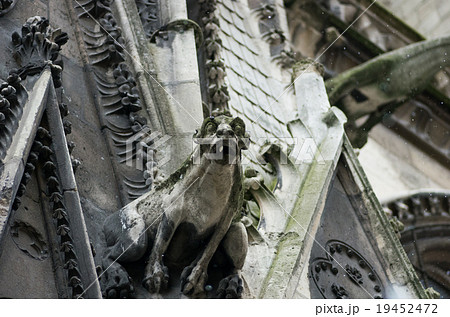 gargoyle,Paris,tourism of France 19452472